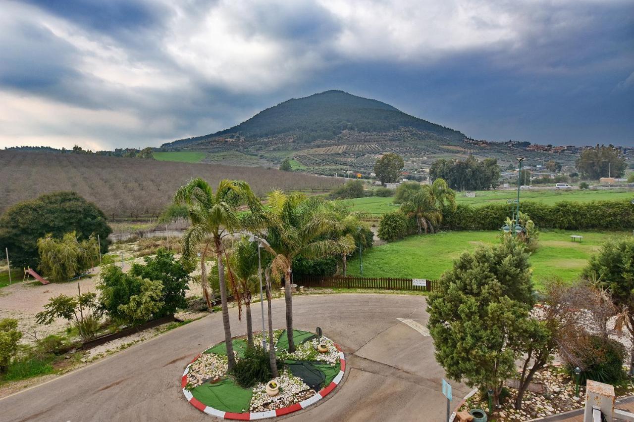 Pearl Of The Valley Hotel Kfar Tavor Kültér fotó
