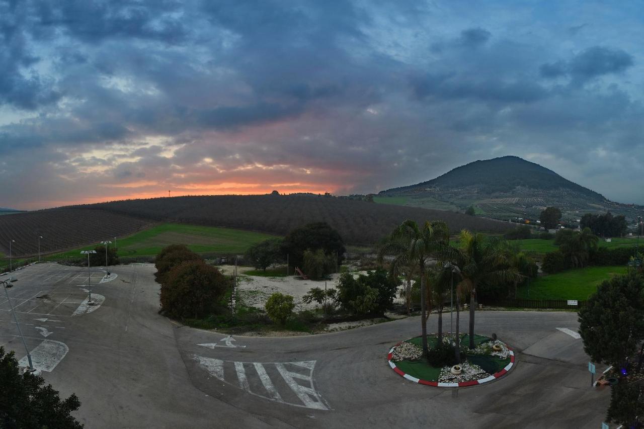 Pearl Of The Valley Hotel Kfar Tavor Kültér fotó