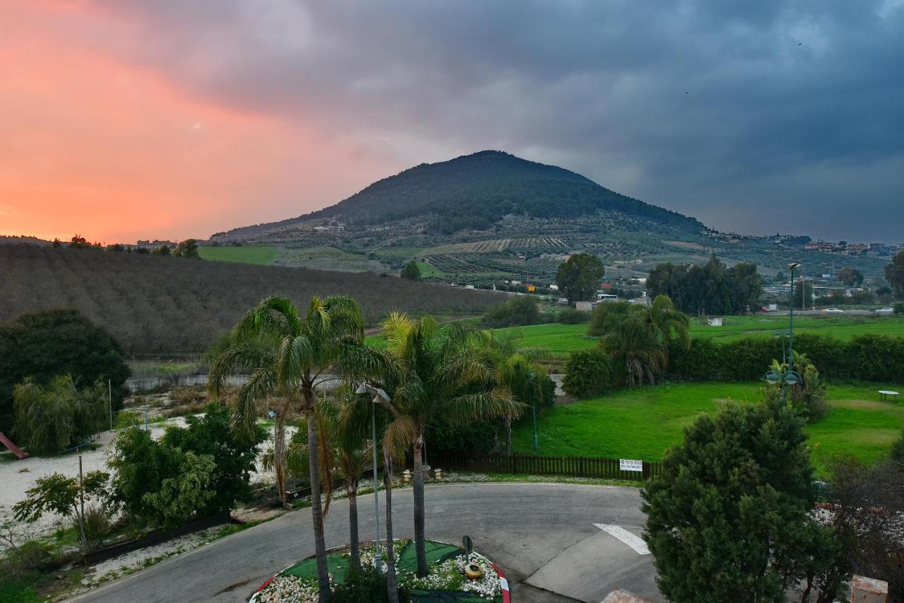 Pearl Of The Valley Hotel Kfar Tavor Kültér fotó